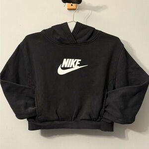 Nike Cropped Hoodie w/ Kangaroo Pocket – Black / White